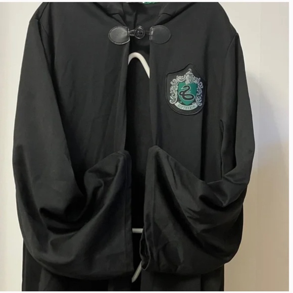 Harry Potter Slytherin Hooded Hogwarts’ Cape Adult One Size Black/Green - Picture 4 of 11